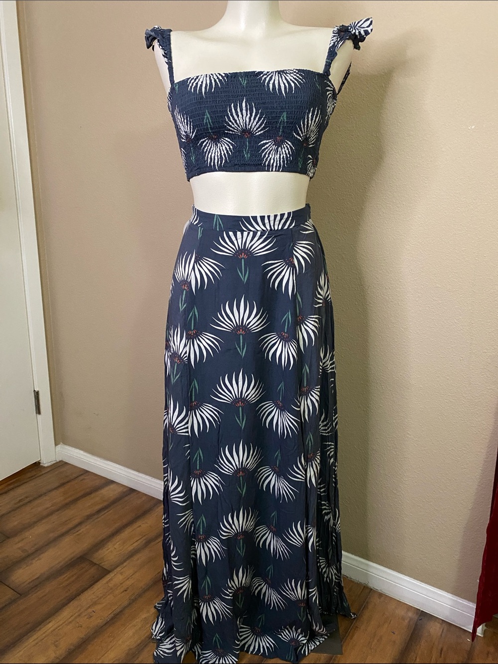 Lulus blue Floral Print boho festival Maxi Skirt & crop top set S